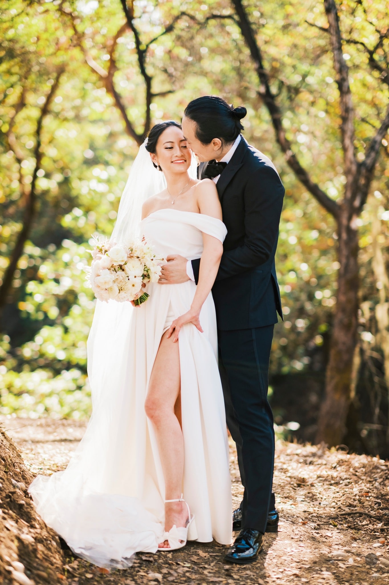 Glamorous Bride & Groom Portraits on Wedding Day
