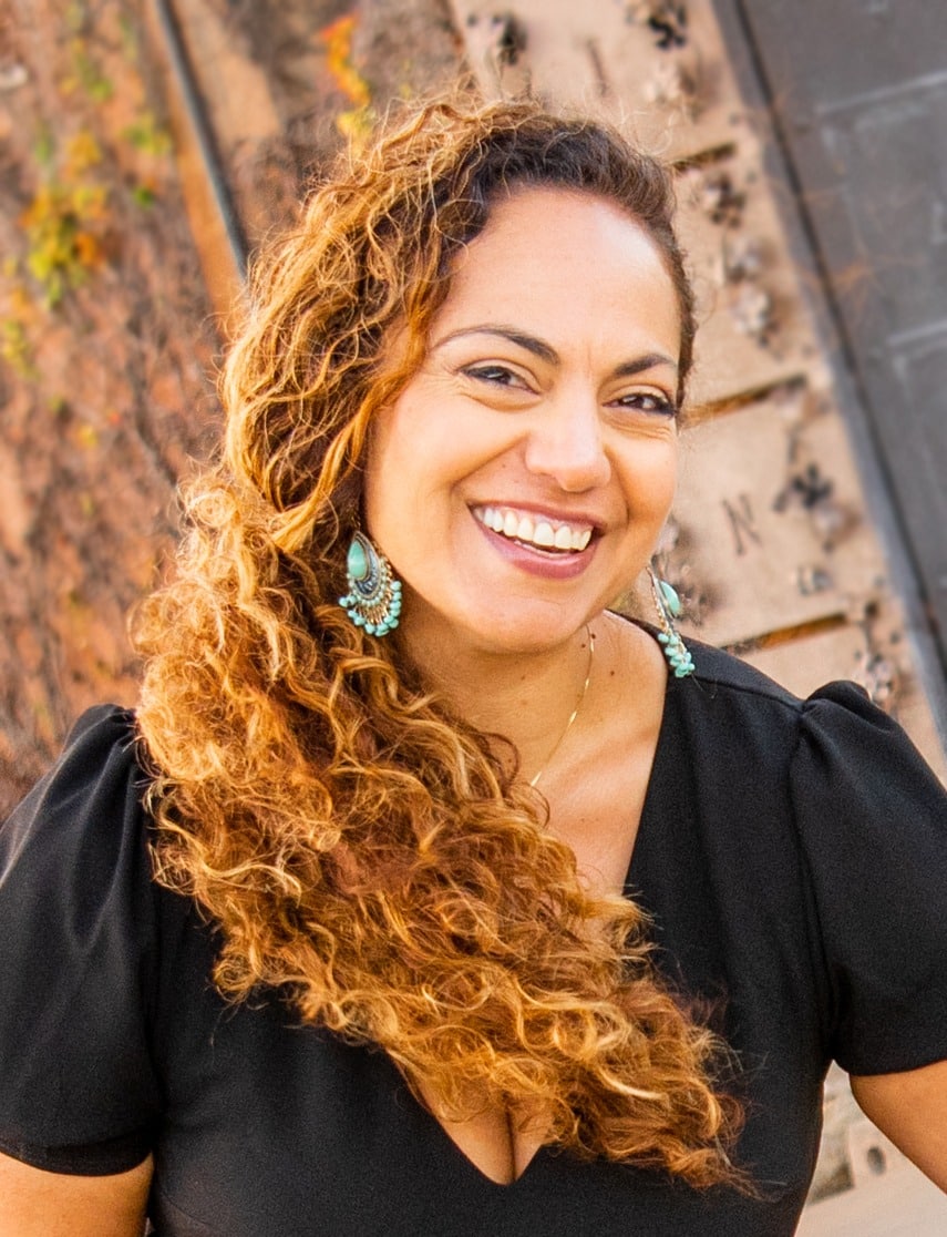 WEDDING PHOTOGRAPHY ETIQUETTE AND EXPERTISE</p>
<p>With hundreds of weddings under her belt, Alicia has mastered wedding etiquette that many amateur photographers don't understand. She maintains strict rules about positioning—to avoid blocking the view of guests, her team never goes more than halfway up the aisle during ceremonies, and for smaller, intimate events, they don't enter the aisle at all.